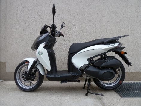 benelli_macis_125_robogo_1.jpg