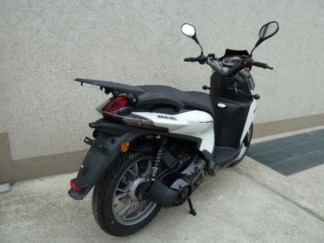 benelli_macis_125_robogo_4.jpg