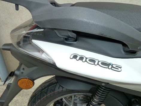 benelli_macis_125_robogo_5.jpg