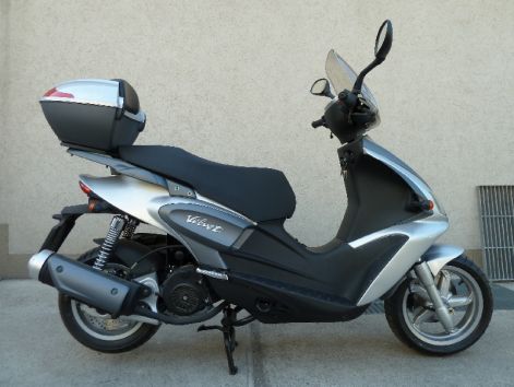 benelli_velvet_125_robogo_1.jpg