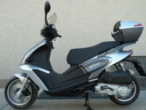 benelli_velvet_125_robogo_2.jpg