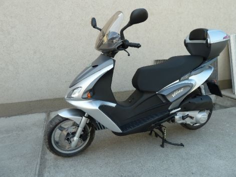 benelli_velvet_125_robogo_3.jpg