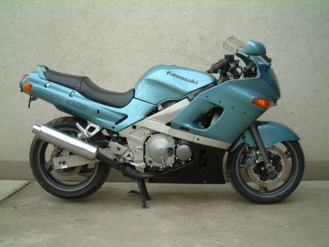 kawasaki_zzr_400_motor_1.jpg