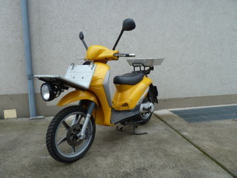 piaggio_liberti_50_postas_robogo_2_.jpg