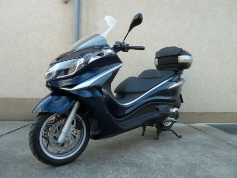 piaggio_x10_2_.jpg