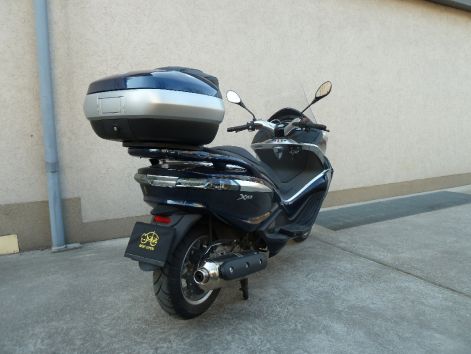 piaggio_x10_4_.jpg