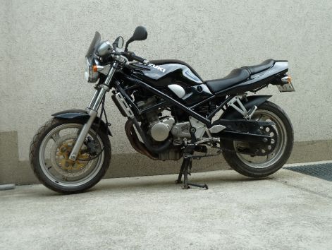 suzuki_bandit_250_127453_fekete_1_.jpg