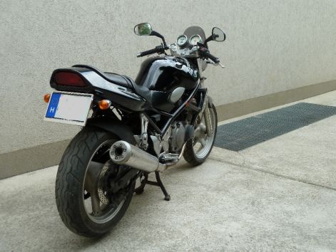 suzuki_bandit_250_127453_fekete_4__copy.jpg